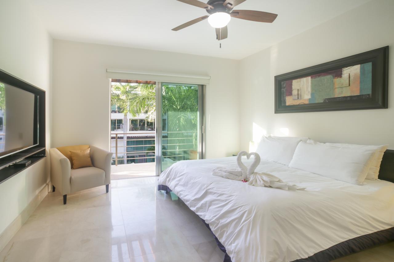 Luxurious & Central Condo In Playa Steps From The Beach Playa del Carmen Exterior foto