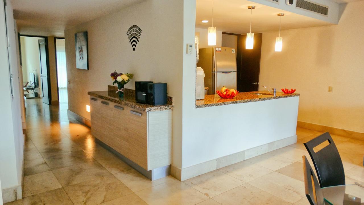 Luxurious & Central Condo In Playa Steps From The Beach Playa del Carmen Exterior foto