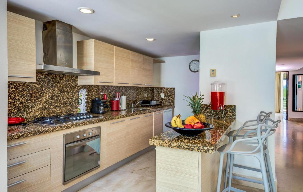 Luxurious & Central Condo In Playa Steps From The Beach Playa del Carmen Exterior foto